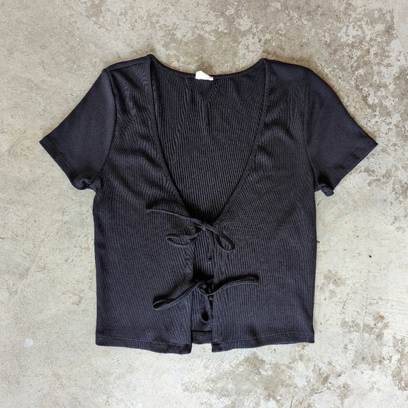 Aritzia Tops - Aritzia Wilfred Free Only Tie-Front T-Shirt
